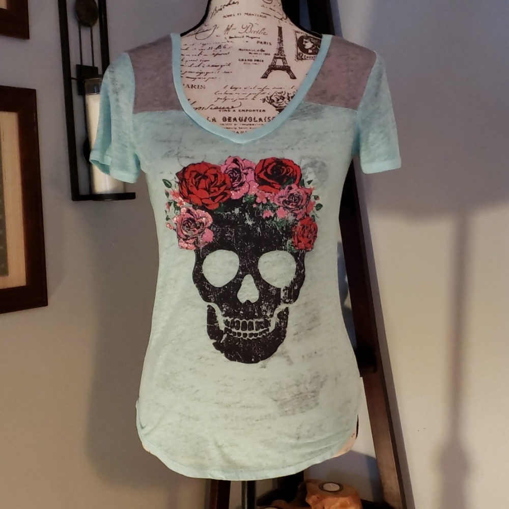 No Boundaries Flower Skull Tee XS
